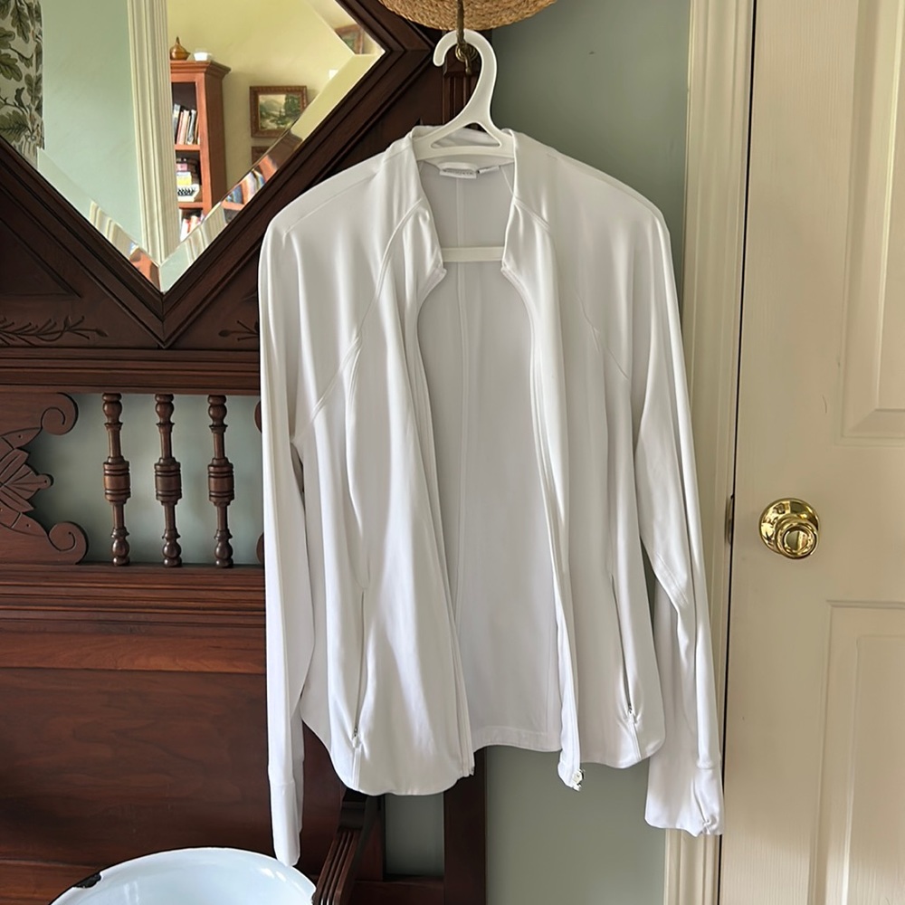 White Athleta Active Jacket XL Zip with Zip Pockets